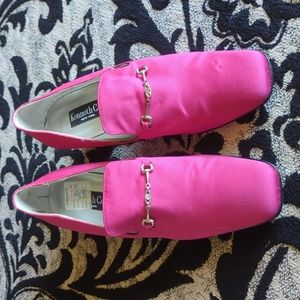 Woman's vintage Kenneth Cole shoes. Size 9.5